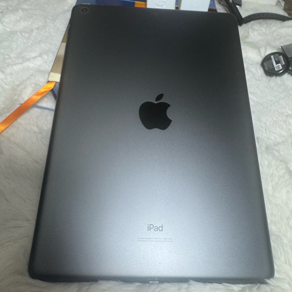 Apple tableta. Septima generacion. Casi nueva
100% functional y authentica - Picture 8 of 9